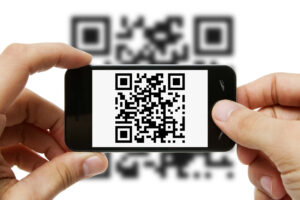 Как на айфоне настроить чтение QR-кода через камеру